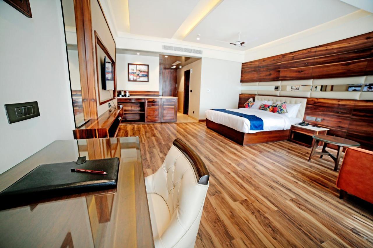 Hotel Vintage Zirakpur Chandigarh Panchkula Esterno foto