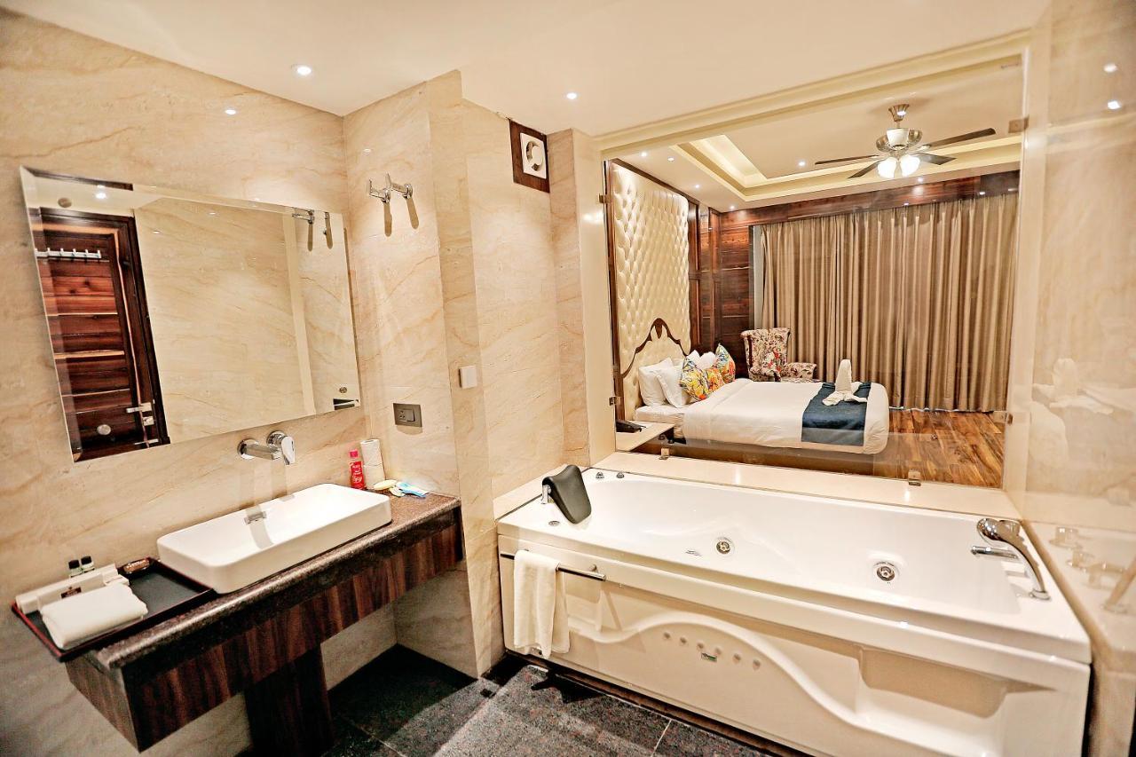 Hotel Vintage Zirakpur Chandigarh Panchkula Esterno foto