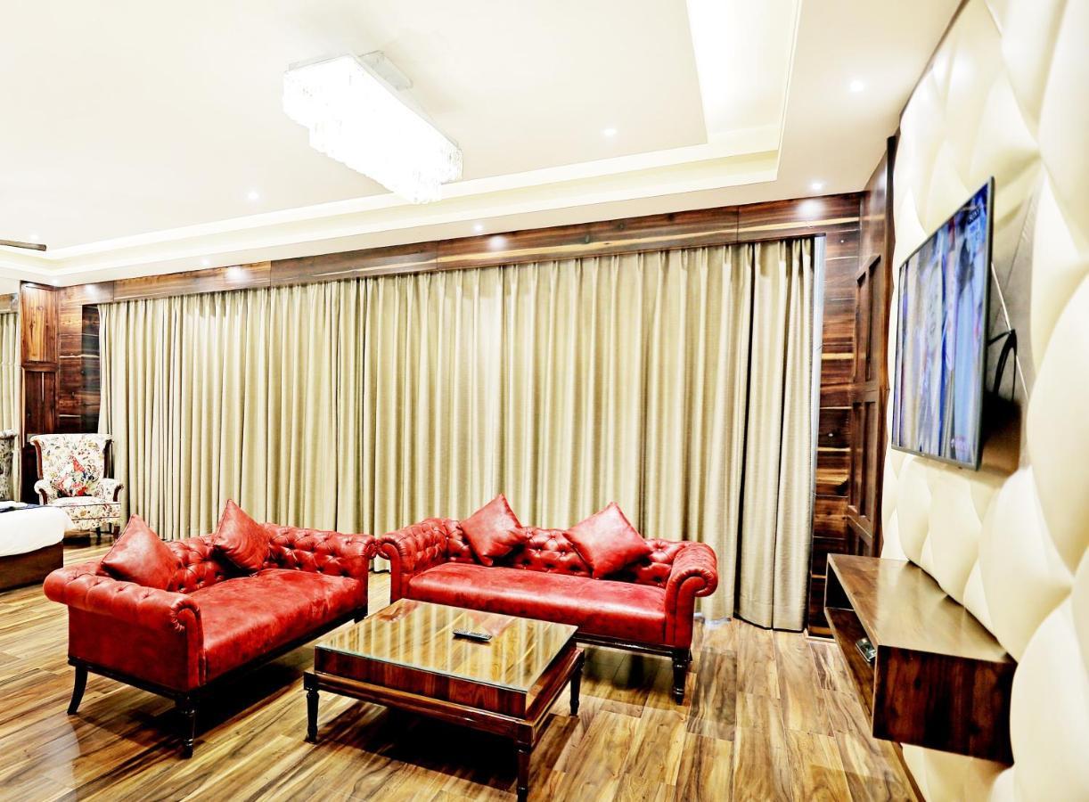Hotel Vintage Zirakpur Chandigarh Panchkula Esterno foto