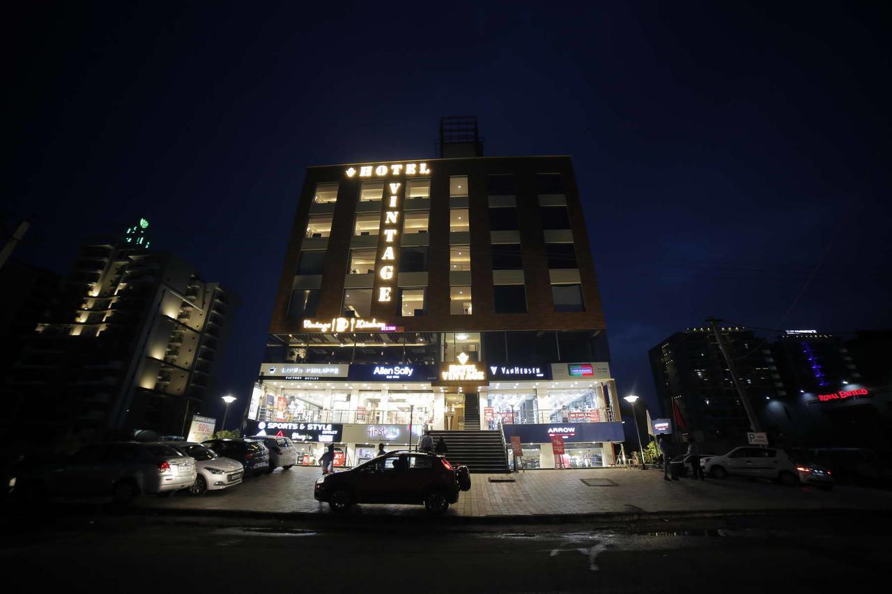 Hotel Vintage Zirakpur Chandigarh Panchkula Esterno foto